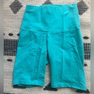 Aritzia TNA Biker shorts